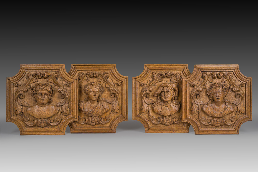 Vier fijne Luikse eikenhouten reli&euml;fs met heren- en damesbustes, 18de eeuw