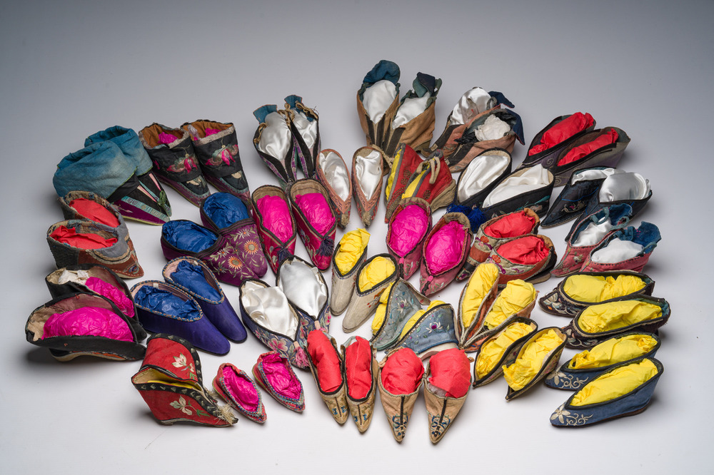 29 pairs of Chinese silk and cotton lotus shoes for bound feet, Qing and early 20th C.