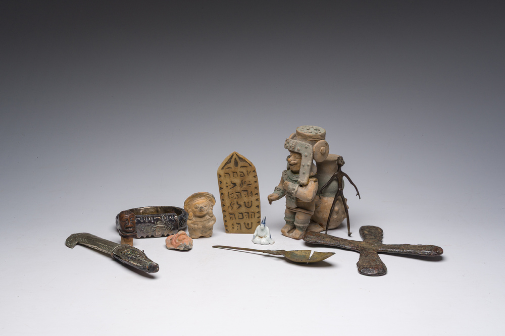 A varied collection of works of art, a.o. Africa and South America, 20th C. and older