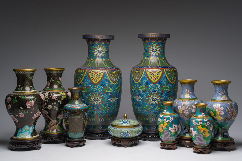Nine Chinese cloisonn&eacute; vases and a covered bowl, 20th C.
