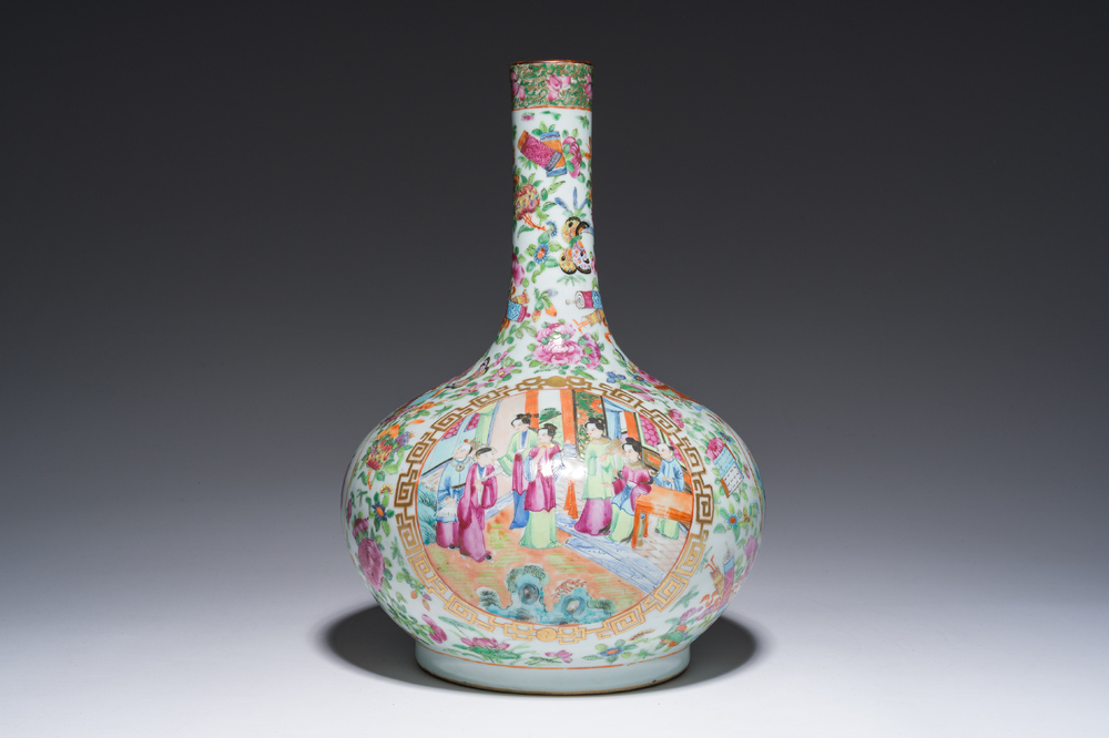 A Chinese Canton famille rose bottle vase, 19th C.