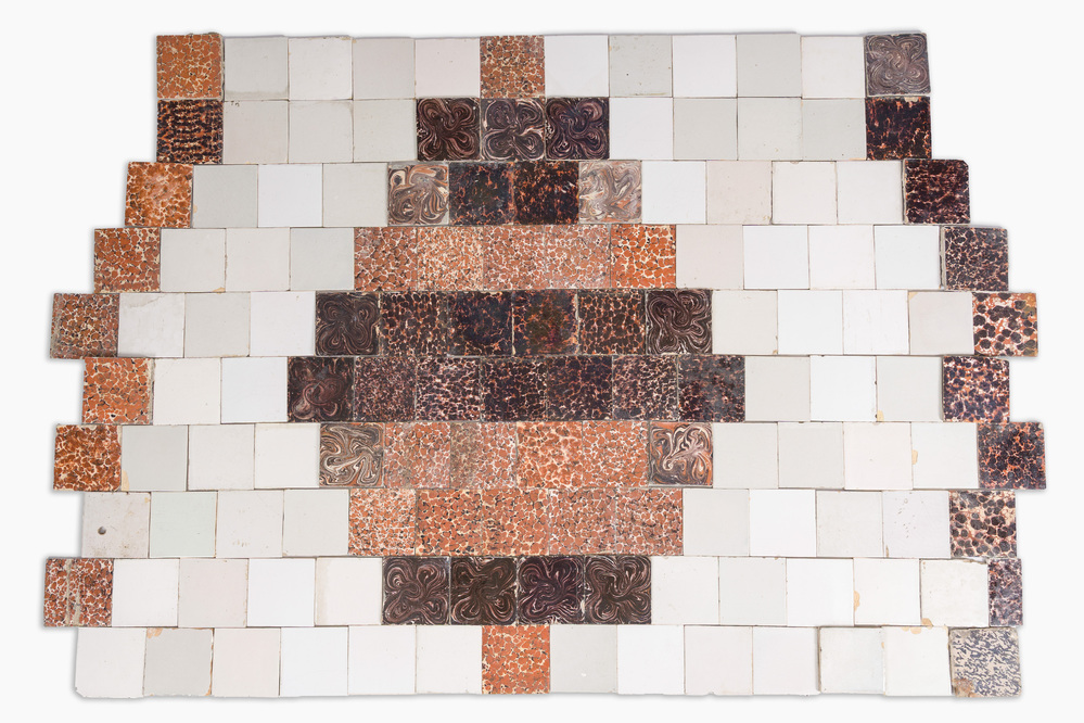 An extensive collection of Dutch Delft tiles, incl. plain whites and ornamental designs, 17th/19th C.