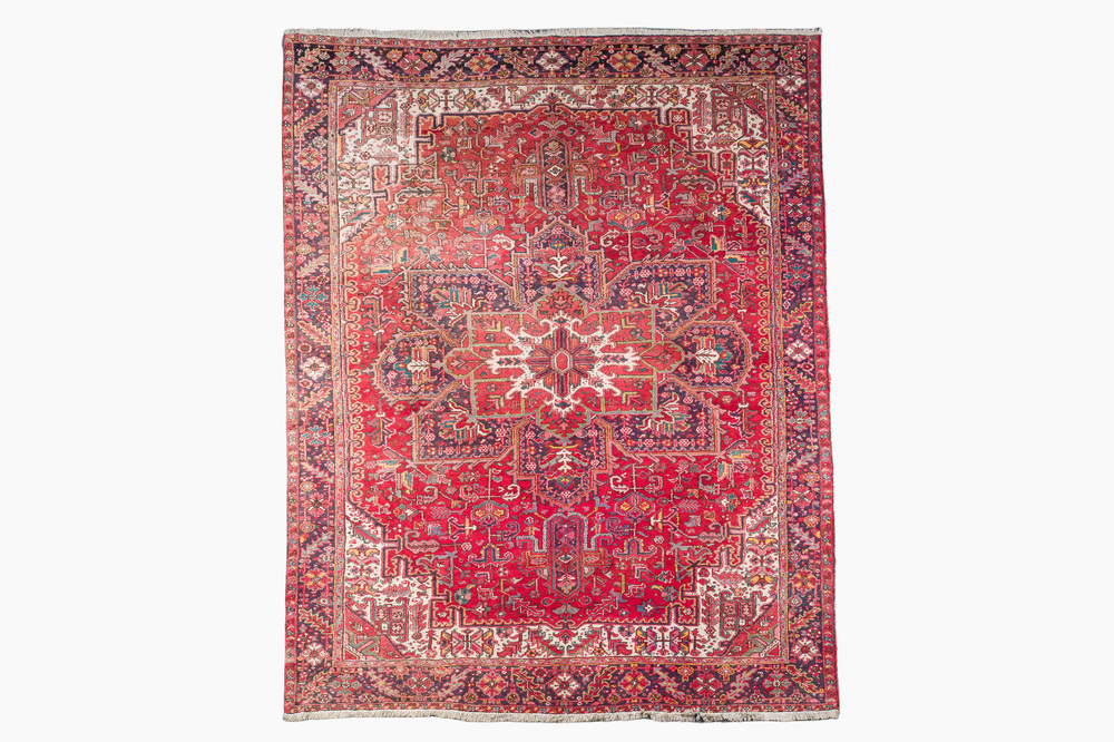 A Persian Heriz rug with 'Ahar' design, wool on cotton, 20th C.