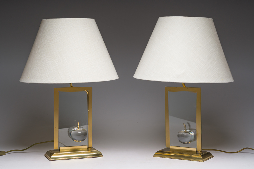 Een paar Franse 'La Pomme' tafellampen in glas en messing, Maison le Dauphin, jaren '70