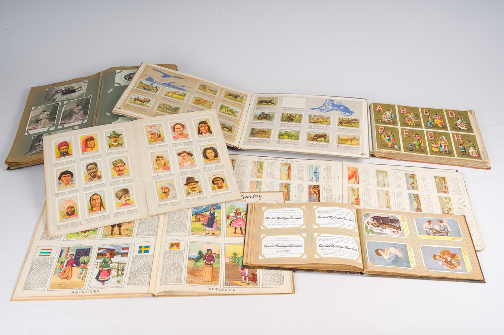 A large collection of postcards, fantasy and chocolate prints, partly in albums, a.o. Liebig, Delacre, Jacques, Martougin, 19th/20th C.