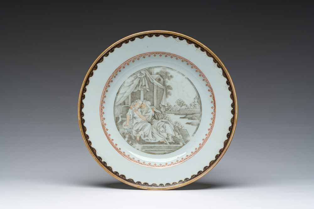 A Chinese gilt and grisaille plate with a couple, Qianlong