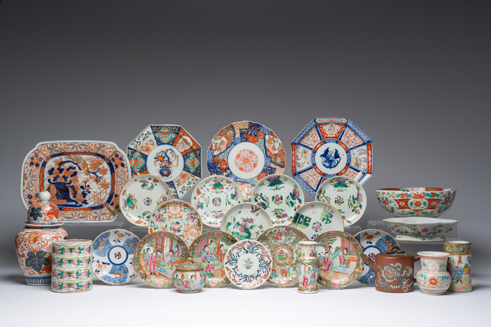 Een uitgebreide en gevarieerde collectie Chinees en Japans porselein, 18de/20ste eeuw
