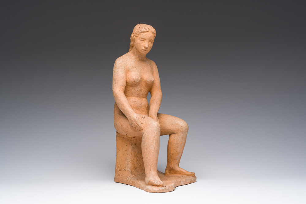Antoine Vriens (1902-1987): Dame nue assise, terre cuite, dat&eacute; (19)66