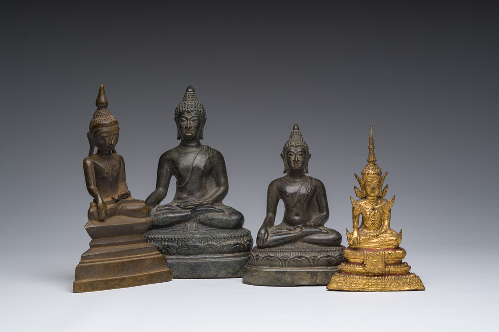 Quatre sculptures de Bouddha en bronze partiellement dor&eacute;, Tha&iuml;lande et Cambodge, 19&egrave;me/20&egrave;me si&egrave;cle