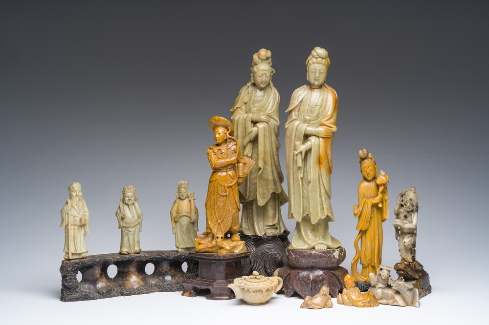 Collection vari&eacute;e de sculptures en pierre &agrave; savon, Chine, 19&egrave;me/20&egrave;me si&egrave;cle