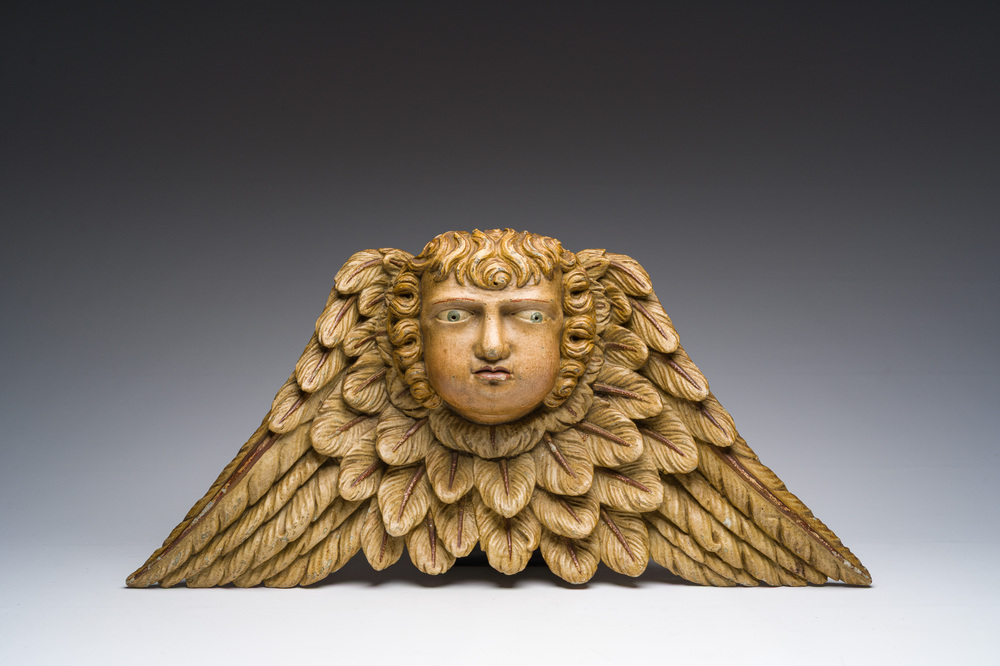 T&ecirc;te d'ange en ch&ecirc;ne sculpt&eacute; et polychrome, probablement d'Europe centrale, 18&egrave;me si&egrave;cle