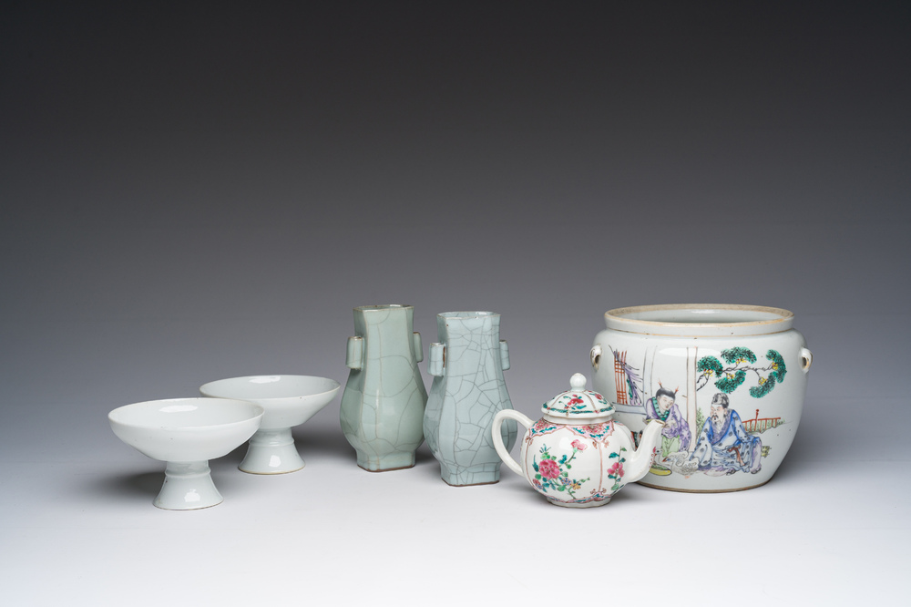 A varied collection of Chinese famille rose and monochrome porcelain, Qianlong and later