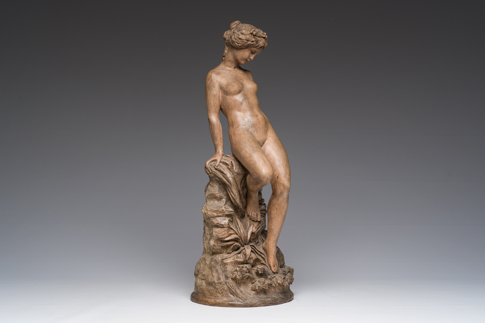 Claude Michel (Clodion, 1738-1814, apr&egrave;s): Nymphe au rocher, terre cuite patin&eacute;e, 19&egrave;me si&egrave;cle