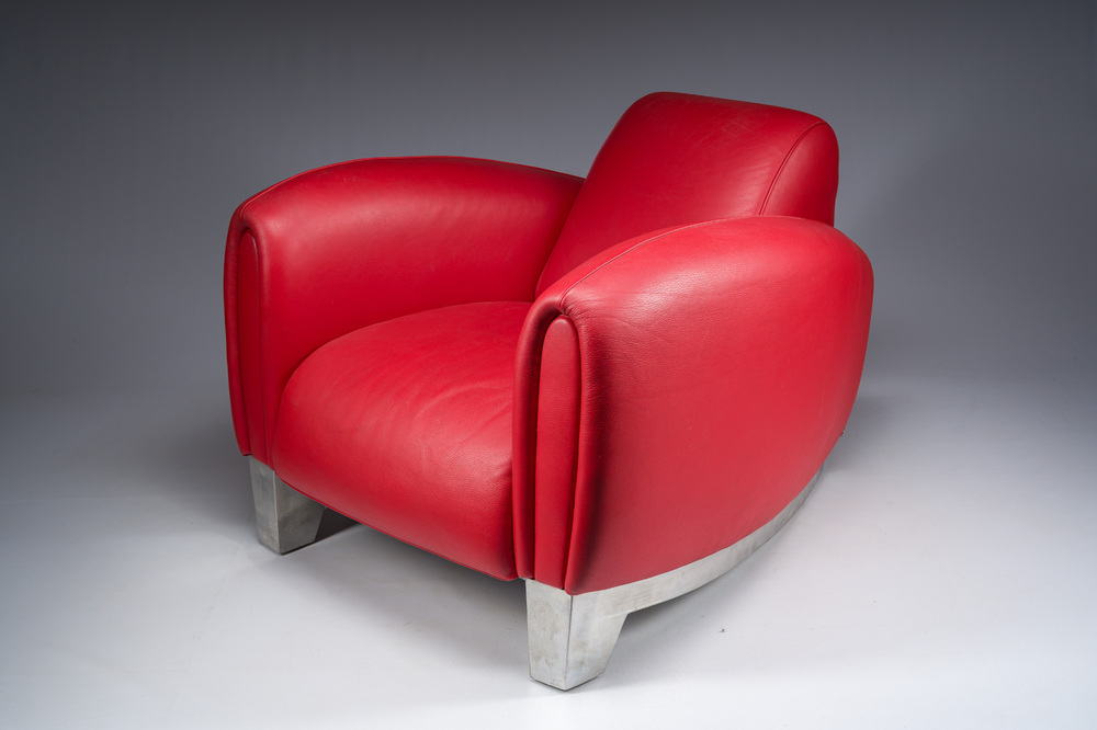 Franz Romero (1951): Fauteuil lounge Bugatti DS-57 en cuir rouge et aluminium poli, De Sede, Suisse