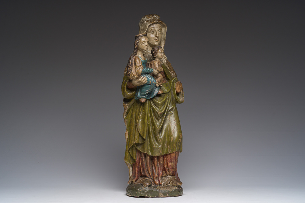 Groupe en bois sculpt&eacute; et polychrome repr&eacute;sentant Sainte Anne trinitaire, 16&egrave;me/17&egrave;me si&egrave;cle