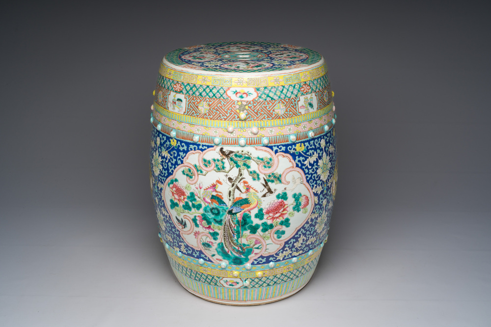 Tabouret en porcelaine de Chine famille rose &agrave; d&eacute;cor floral et d'oiseaux parmi des branches fleuries, 19&egrave;me si&egrave;cle