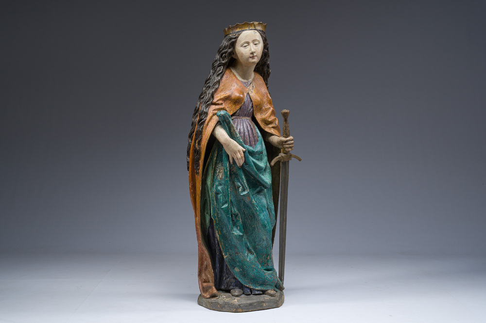Grande sculpture en bois de tilleul polychrome repr&eacute;sentant sainte Catherine d'Alexandrie, Allemagne du Sud, vers 1540