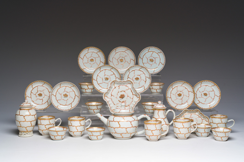 An extensive Chinese partly gilt 'butterfly' tea set, Qianlong