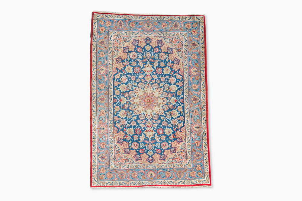 Een Perzisch Najafabad tapijt met floraal decor, wol op katoen, 20ste eeuw