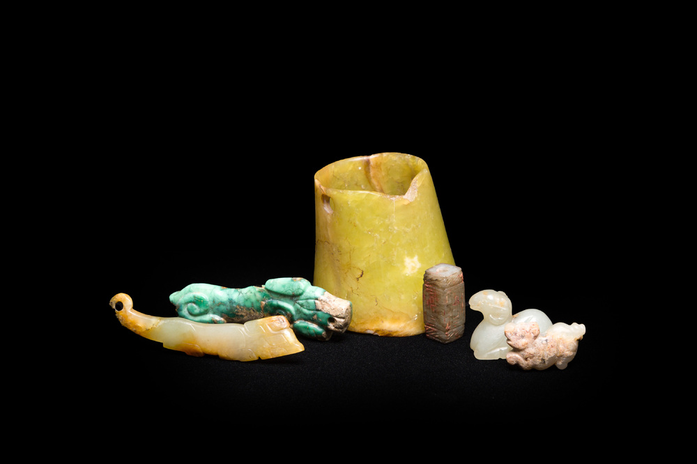 Collection vari&eacute;e d'objets en jade, Chine, probablement Ming et post&eacute;rieur