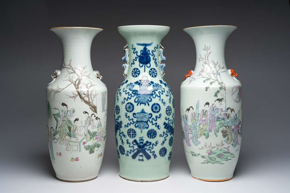 Twee Chinese famille rose vazen met geanimeerde sc&egrave;nes en een blauw-witte celadon vaas met boeddhistische symbolen, 19de/20ste eeuw