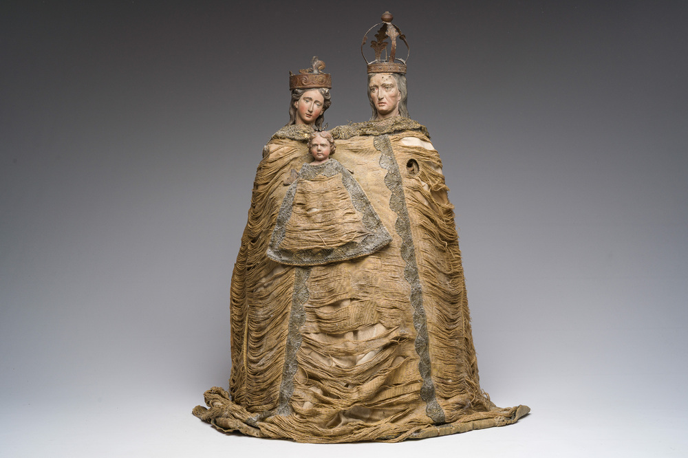 Groupe en bois sculpt&eacute; et polychrome repr&eacute;sentant Sainte Anne trinitaire recouvert de tissu, Espagne, fin du 18&egrave;me si&egrave;cle