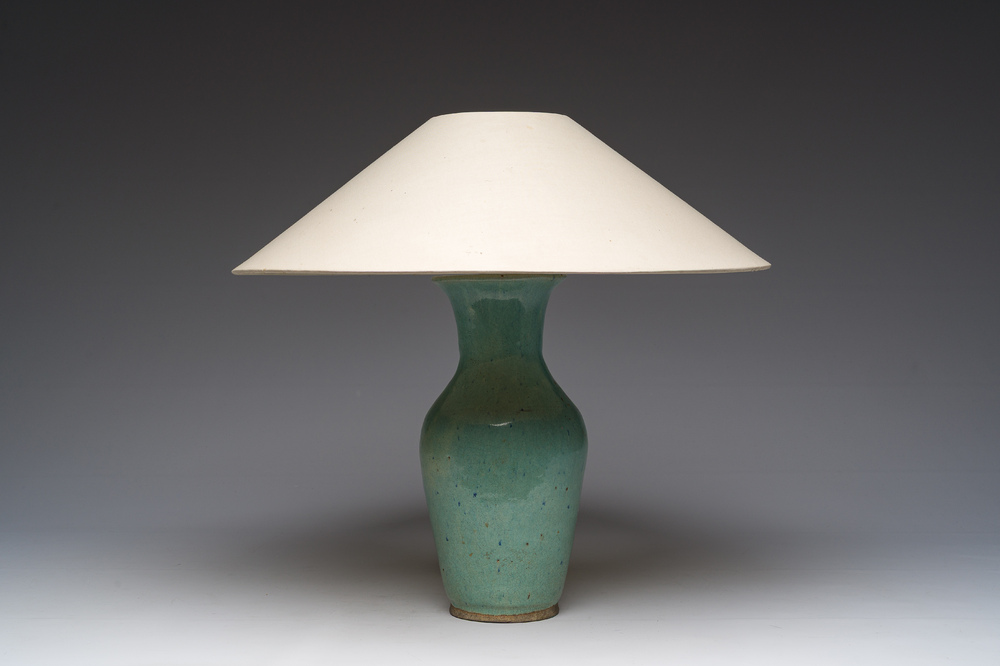 Vase en gr&egrave;s monochrome turquoise mont&eacute; en lampe, Chine, 19&egrave;me/20&egrave;me si&egrave;cle