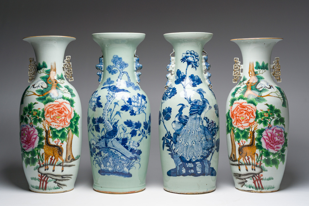 Vier Chinese blauw-witte celadon en famille rose vazen met vogels tussen bloesemtakken en herten, 19de/20ste eeuw