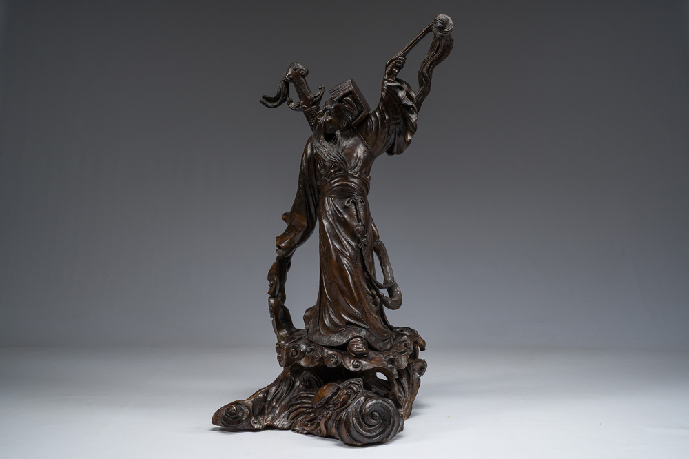 Grand figure d'un immortel en bois sculpt&eacute;, Meiji, 19&egrave;me/20&egrave;me si&egrave;cle