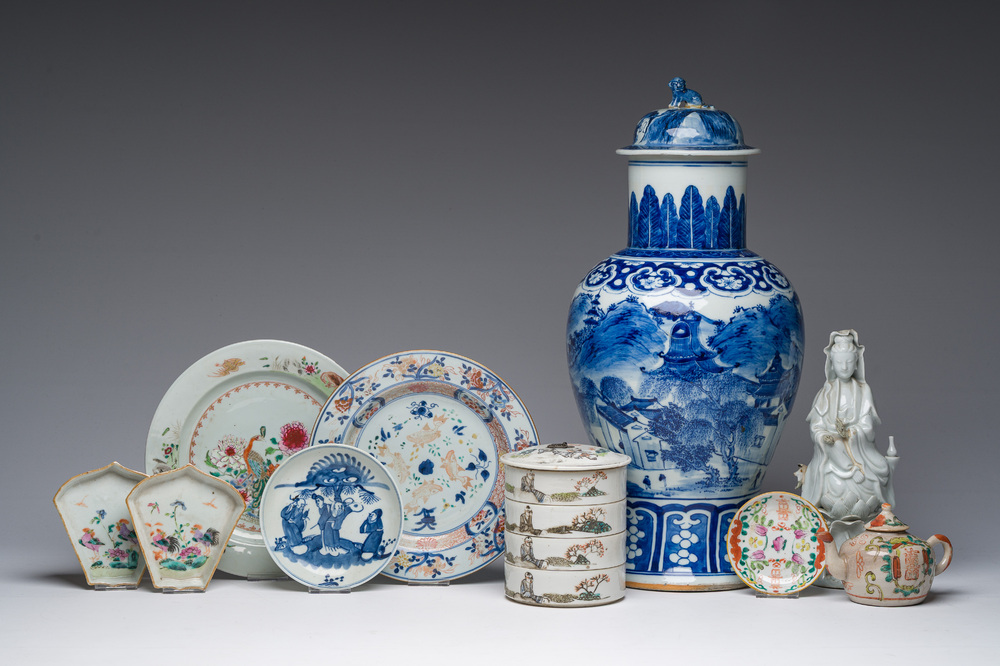 Collection vari&eacute;e en porcelaine de Chine bleu, blanc, famille rose et qianjiang cai, Qianlong et post&eacute;rieur