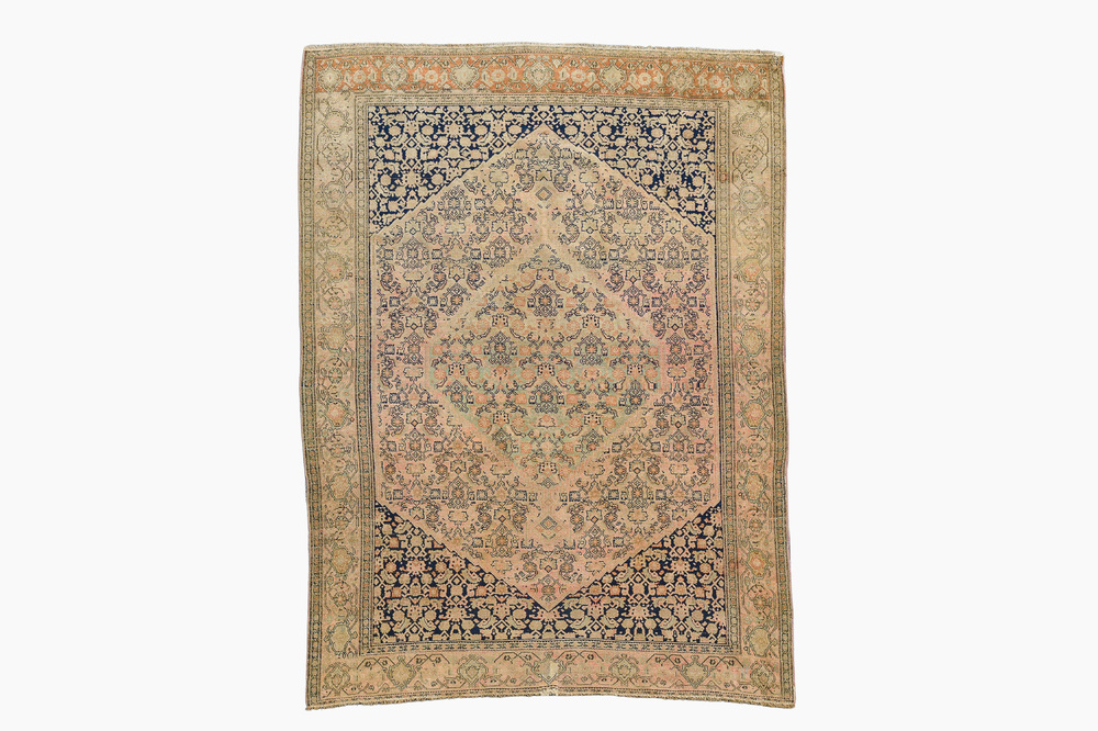 Tapis oriental de type Senneh &agrave; d&eacute;cor floral, laine sur coton, premi&egrave;re moiti&eacute; du 20&egrave;me si&egrave;cle