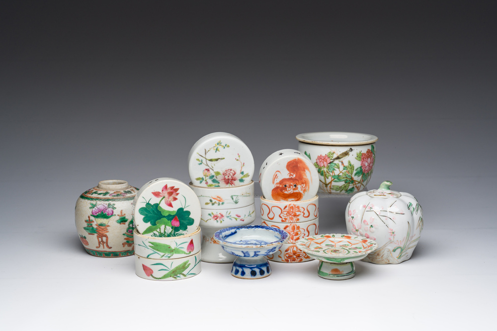 Collection vari&eacute;e en porcelaine de Chine famille rose, bleu, blanc, rouge de fer et qianjiang cai, 19&egrave;me/20&egrave;me si&egrave;cle