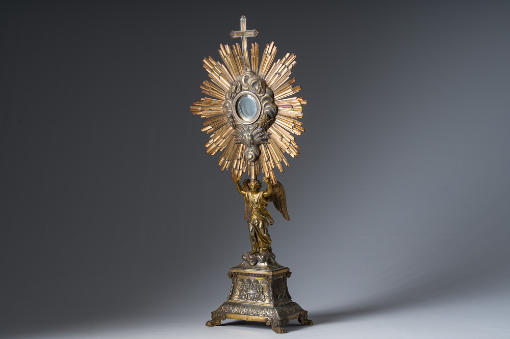 Ostensoir en argent dor&eacute; avec un ange couronn&eacute; d'un nuage radieux, poin&ccedil;on du ma&icirc;tre Hippolyte-Fran&ccedil;ois Bertrand-Paraud, 950/000, France, 19&egrave;me si&egrave;cle
