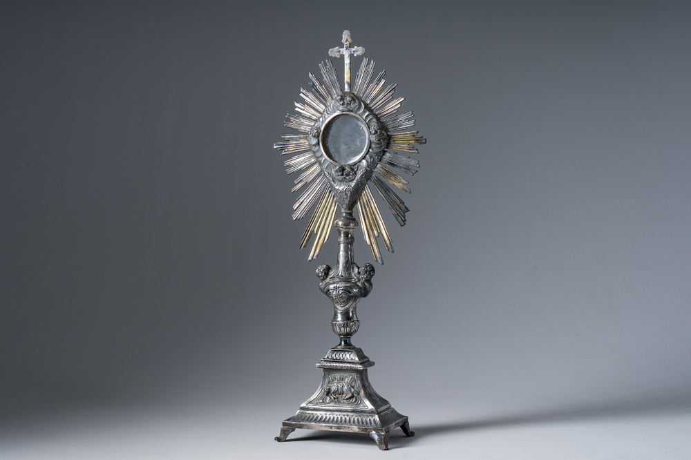 Ostensoir en argent partiellement dor&eacute; &agrave; d&eacute;cor de ch&eacute;rubins, poin&ccedil;on du ma&icirc;tre Jean-Fran&ccedil;ois M&eacute;zard, 950/000, France, Paris, ca. 1798/1822