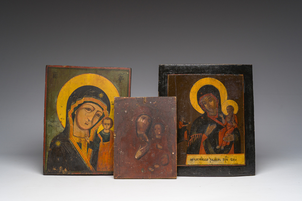 Drie Russisch-orthodoxe 'Moeder Gods' iconen, 19de/20ste eeuw