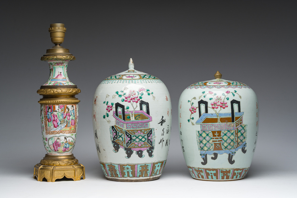 Deux pots couverts &agrave; d&eacute;cor de paniers &agrave; fleurs et un vase de Canton mont&eacute; en lampe, 19&egrave;me si&egrave;cle