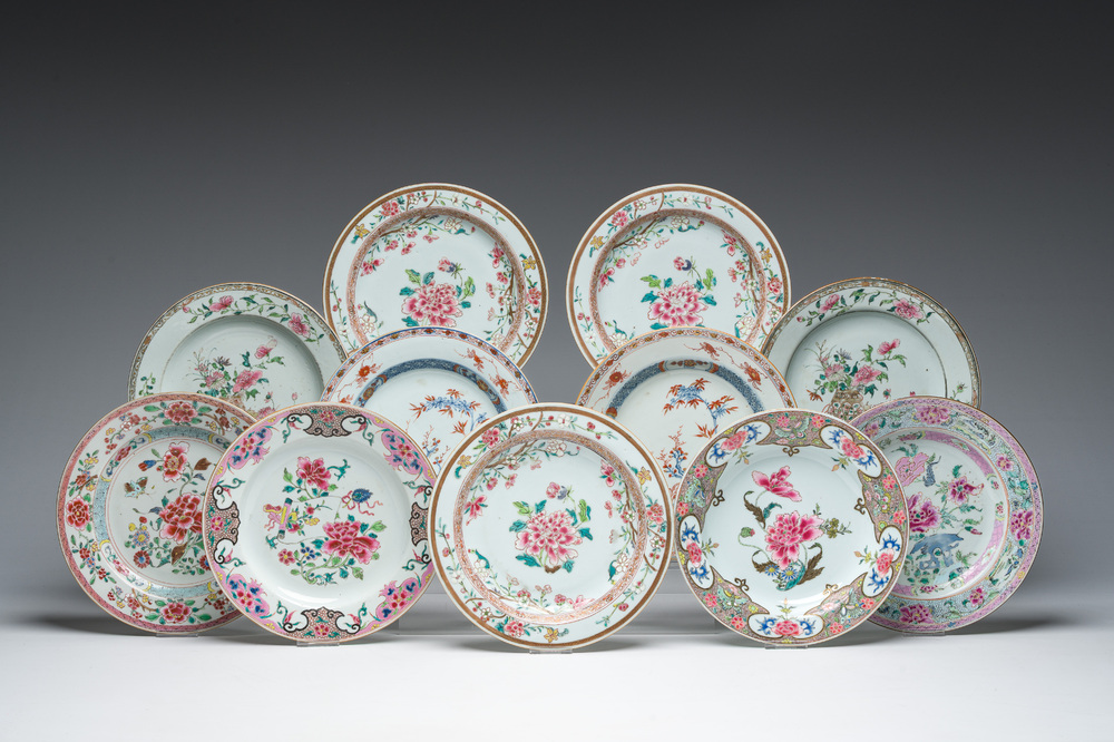 Eleven Chinese Imari style and famille rose plates with floral design, Yongzheng/Qianlong