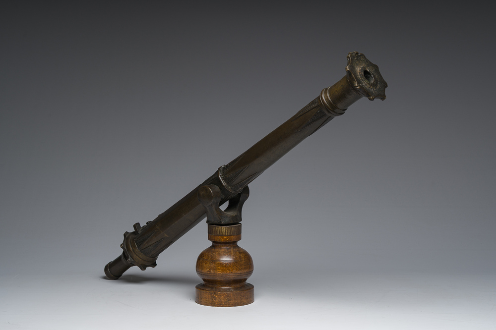 An Indonesian or Malaysian bronze mobile 'Lantaka' cannon, 18th/19th C.