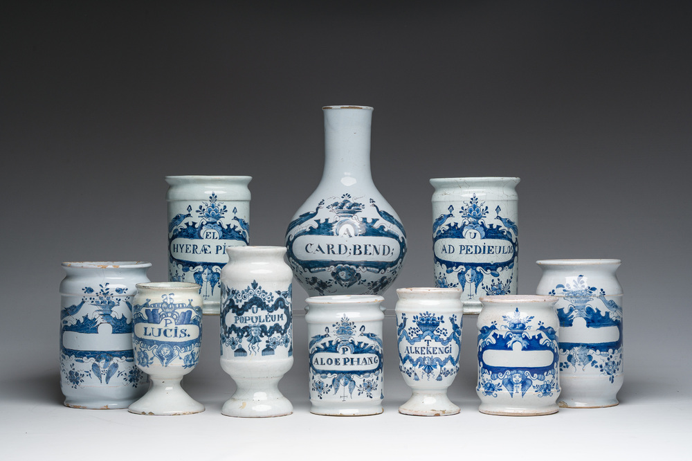 A varied collection of ten Delft blue and white pharmacy jars, 18th/19th C.