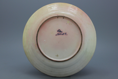 Delftse schotel lusterglazuur, met luipaard, De Porceleyne Fles, ca, 1920