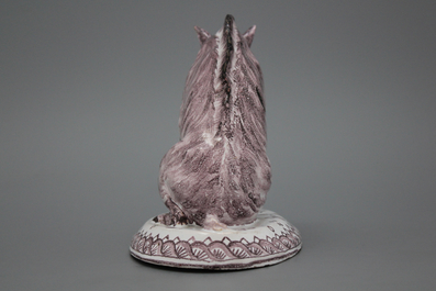 Mod&egrave;le de sanglier en fa&iuml;ence de Delft, mangan&egrave;se, marqu&eacute; AP, 19e
