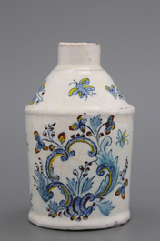 A round Brussels faience tea caddy, 18th C.