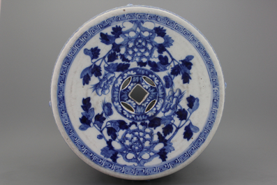 Tabouret de jardin chinois, rond, bleu et blanc, 19e