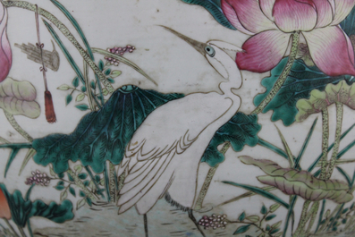 Important vase de forme hu aux canards en porcelaine de Chine, famille rose, 19e