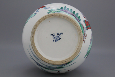A pear-shaped bottle vase in Kangxi style, 19/20th C.