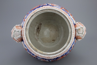 A large Japanese Imari koro, 19th C.