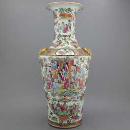 Vase chinois exceptionnel en porcelaine de Canton, famille rose, 19e