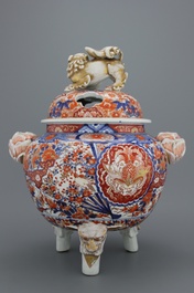 A large Japanese Imari koro, 19th C.