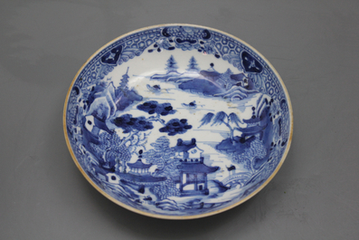 Lot van 6 blauw en witte kopjes met onderbordjes, 18e-19e eeuw.