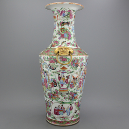 Vase chinois exceptionnel en porcelaine de Canton, famille rose, 19e